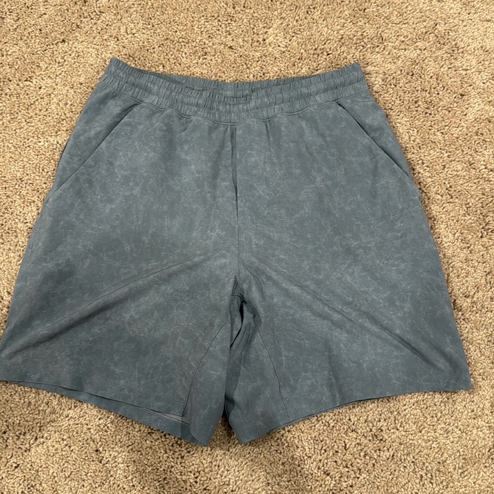 Lululemon Men’s Pace Breaker 7” Lined Shorts Medium Gravel Dust Chambray